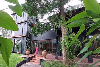 Picture of วิลล่ามีสไตล์ 5 ห้องนอนในฟีนิกซ์กอล์ฟคลับ