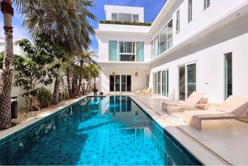 Picture of Luxury 6-Bedroom Modern Pool Villa in Palm Oasis