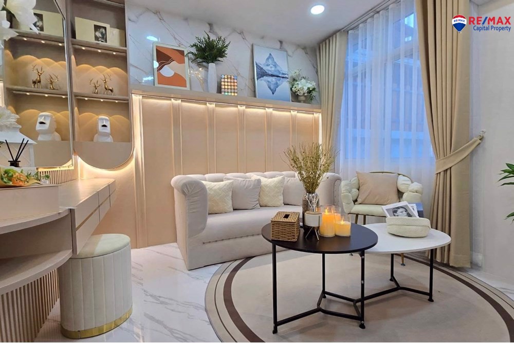 4-Bedroom Pool Villa for Sale - Soi Siam-Map Prachan