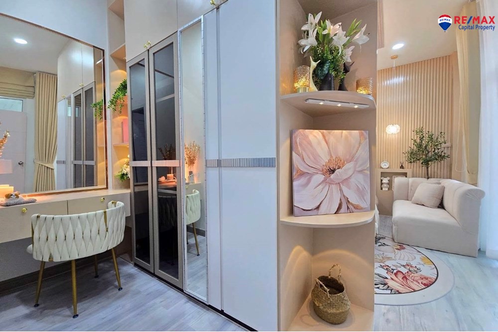 4-Bedroom Pool Villa for Sale - Soi Siam-Map Prachan