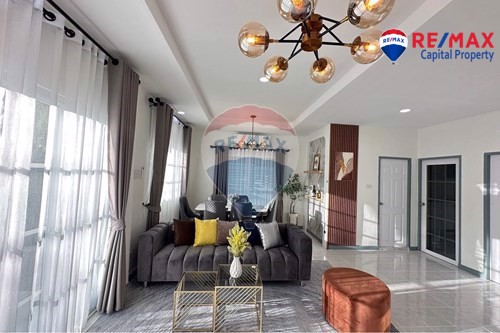 Single-story townhouse for sale in Ek Mongkol Village 1