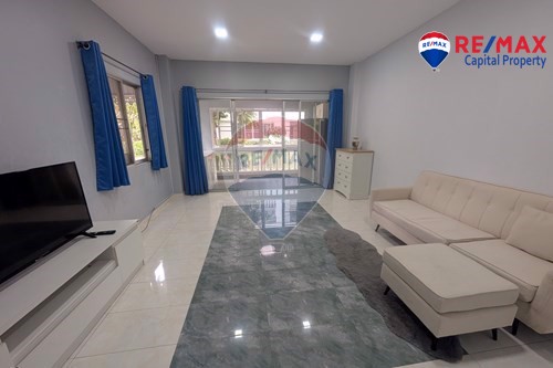 Baan Suan Lalana Large Corner Unit for Sale