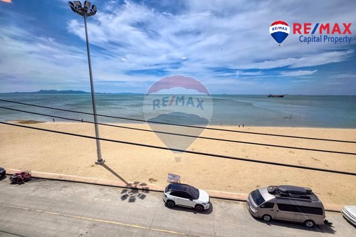 CONDOMINIUM with 3 BR