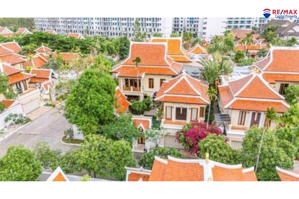 Luxury pool villa with 3 bedrooms  for sale in View Talay Marina