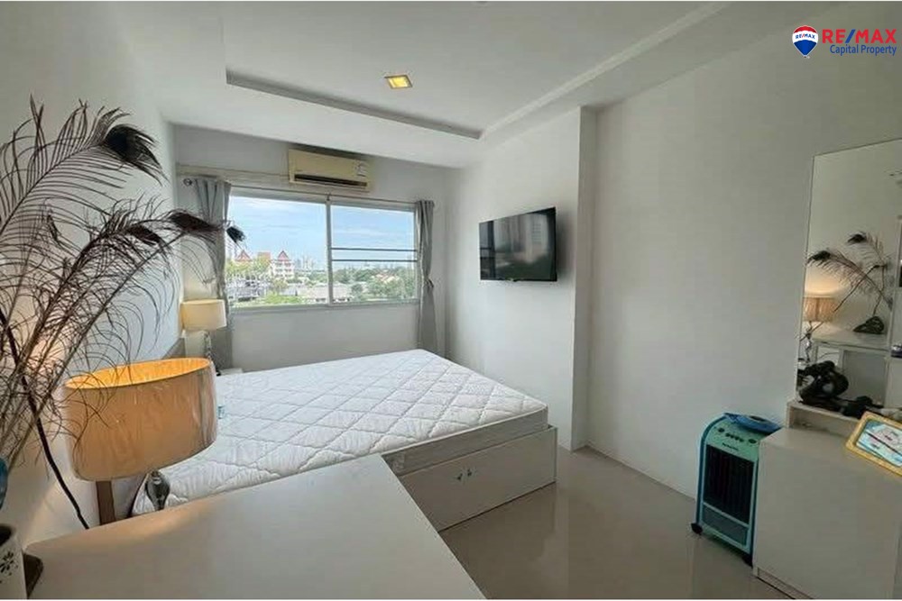 1 Bedroom Condo in Trio Gems Condominium -  Near Jomtien Beach