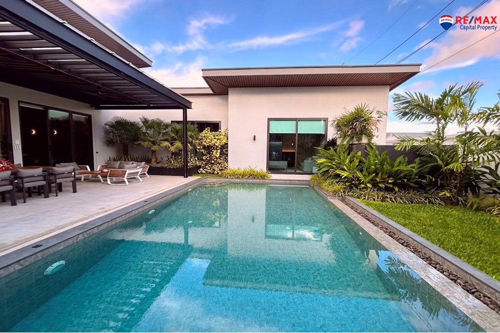 Luxury 5 Bedroom Modern Pool Villa near Chaknok Lake